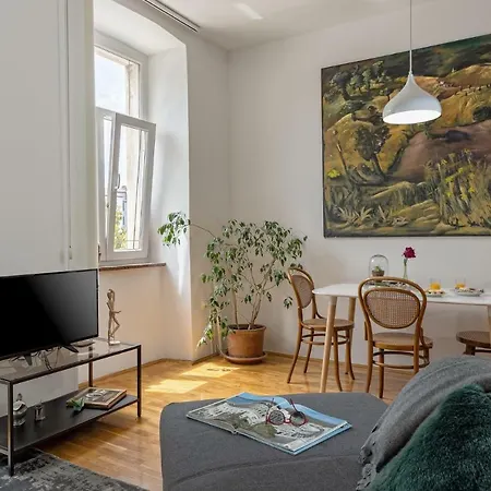 Apartment Markaat *