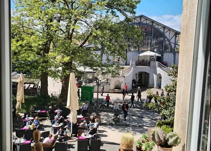 아파트 Markaat 풀라